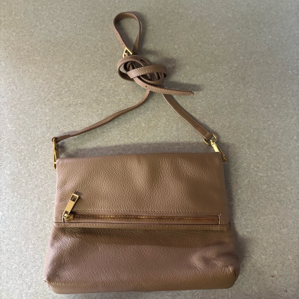 Quince Tan Leather Fold Over Preppy Classic Coastal Minimalist Crossbody Bag